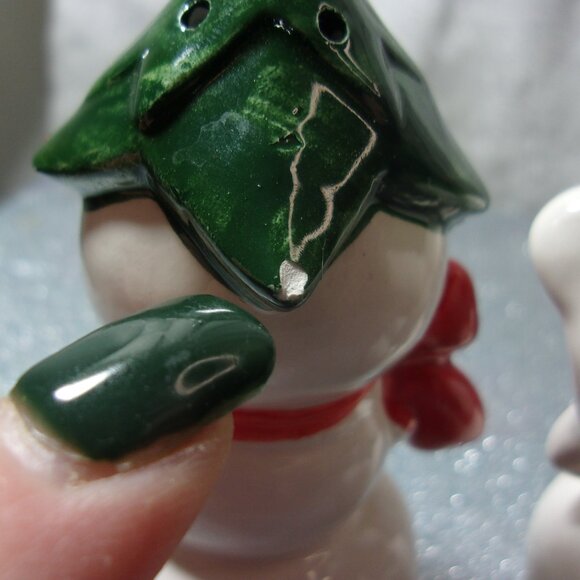 HXS-51 VINTAGE JAPAN CERAMIC SNOWMAN  SALT AND PEPPER SHAKERS - Picture 7 of 12